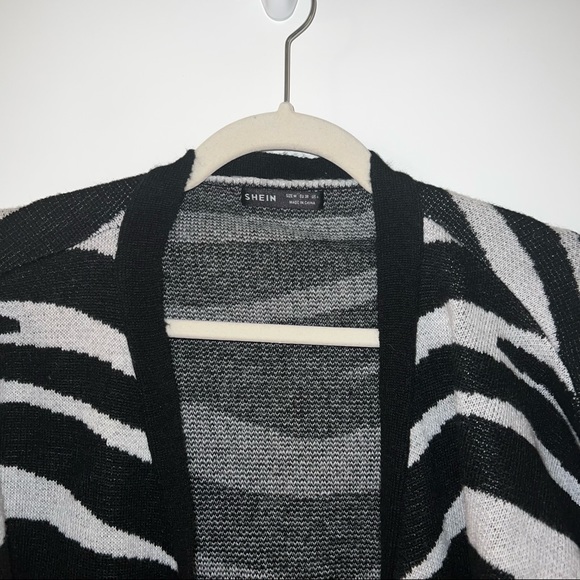 Zebra sweater - size M - good condition - Picture 3 of 4